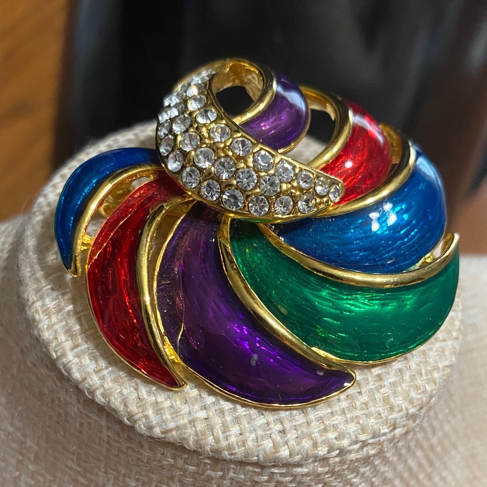 VTG Sphinx Enamel Swirl Brooch with Crystal Accent